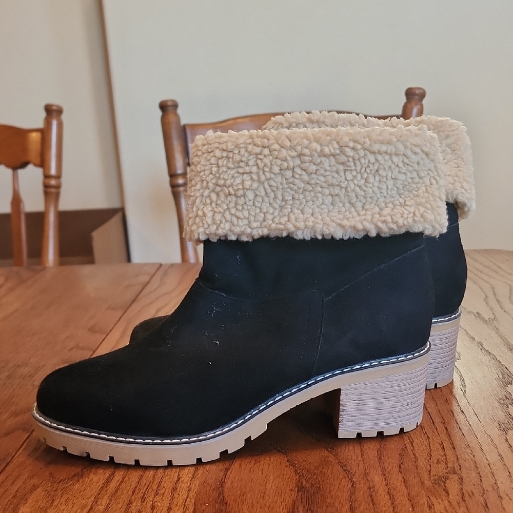 Maurices Black Sherpa Collar Pull on Boots (new w/o price tags)